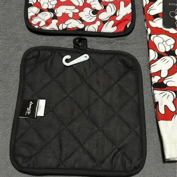 NEW 3pc Disney Mickey Mouse Kitchen Towel and Potholders Set - Picture 4 of 5